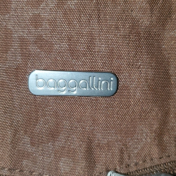 Baggallini Brown leopard print cross body bag - Picture 3 of 3